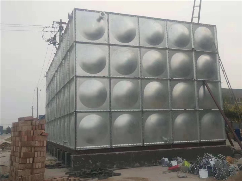 不鏽鋼水箱為什麽應預留四根水管？