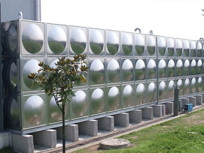 不鏽鋼水箱（xiāng）漏（lòu）水怎麽辦， 需要從四個方麵查看